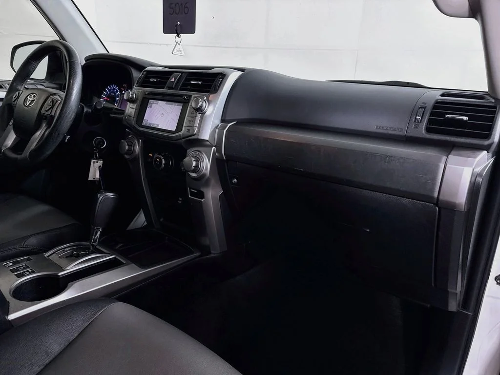 Used 2018 White Toyota SR5 Premium image 36
