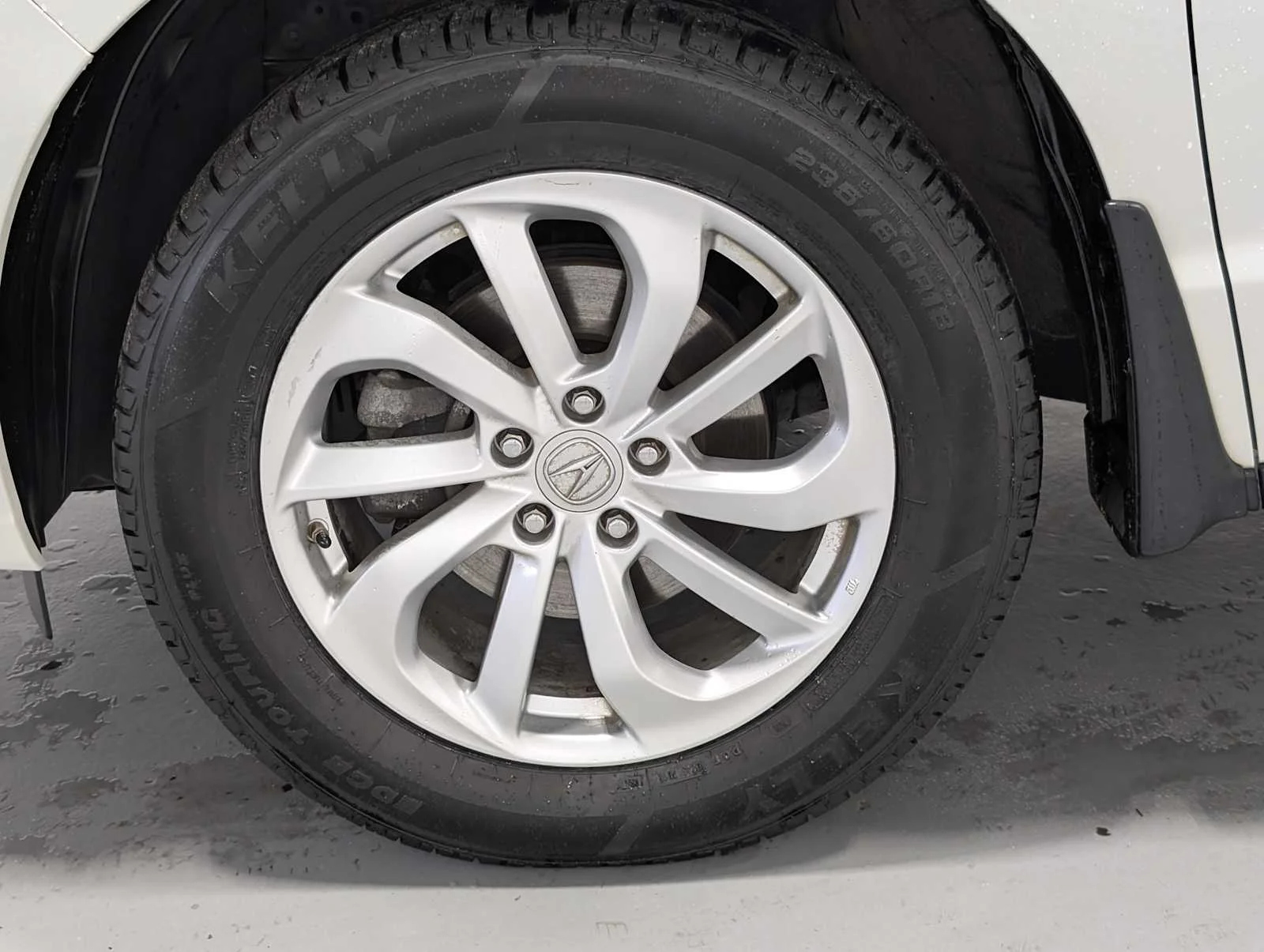 Used 2018 White Diamond Pearl Acura  image 3