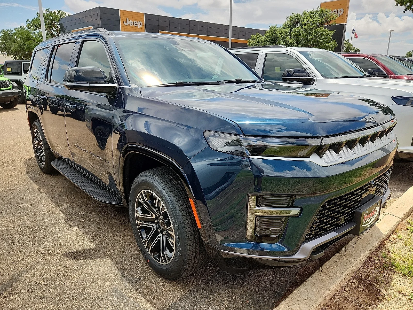New 2026 Fathom Blue Pearl-Coat  Paint (Late Availability) Jeep 4X4 image 4
