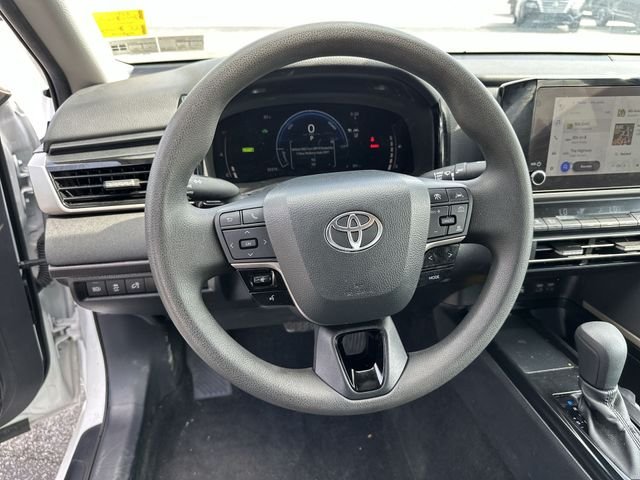 Used 2025 White Toyota LE image 13