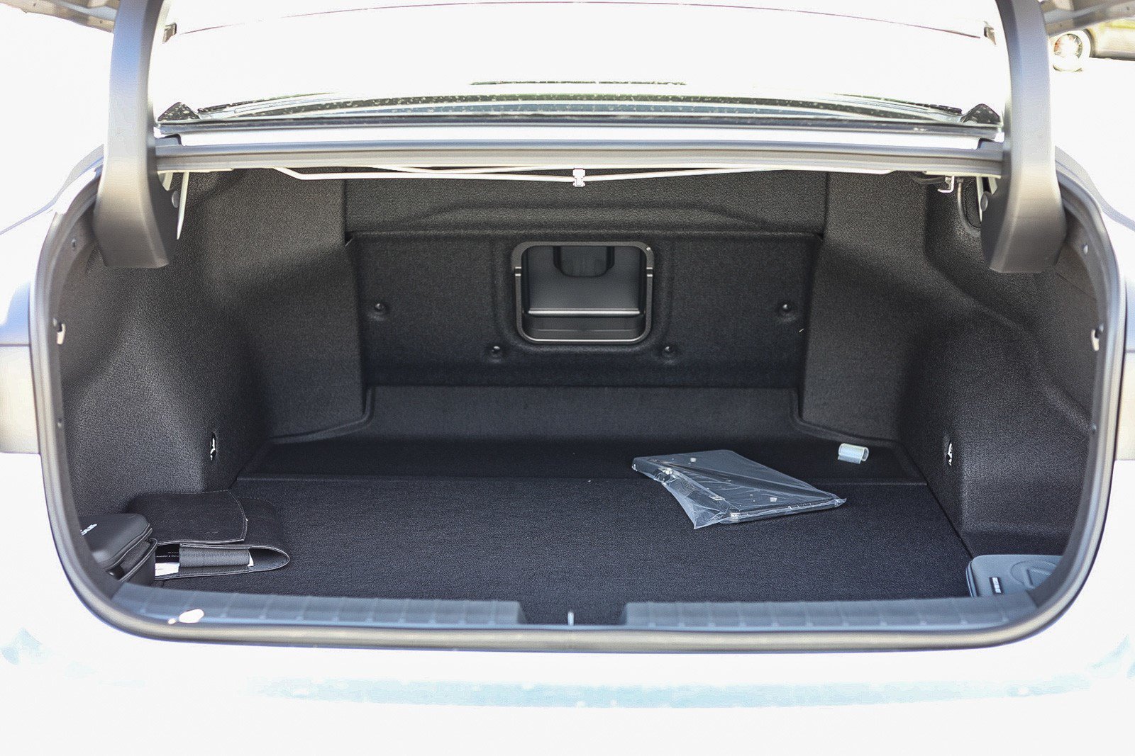 New 2026 Iridium Lexus ES 500e PREMIUM AWD image 33