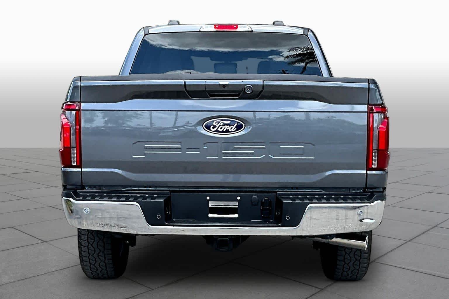 Used 2025 Carbonized Gray Metallic Ford LARIAT image 8
