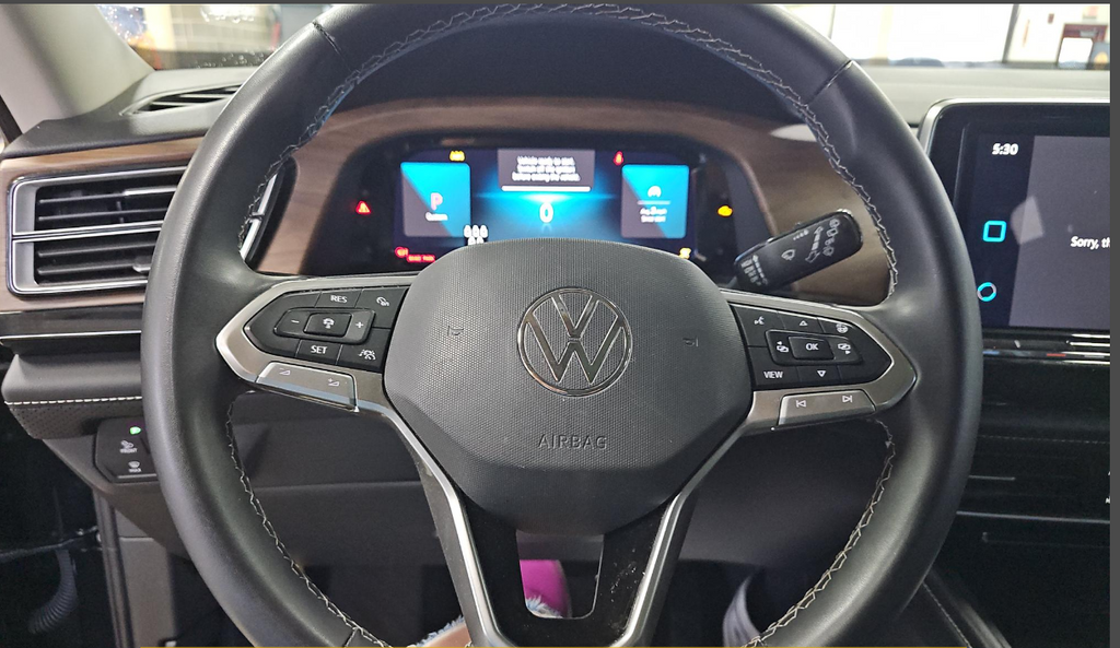 Used 2024 Black Volkswagen 2.0T SE w/Technology image 29