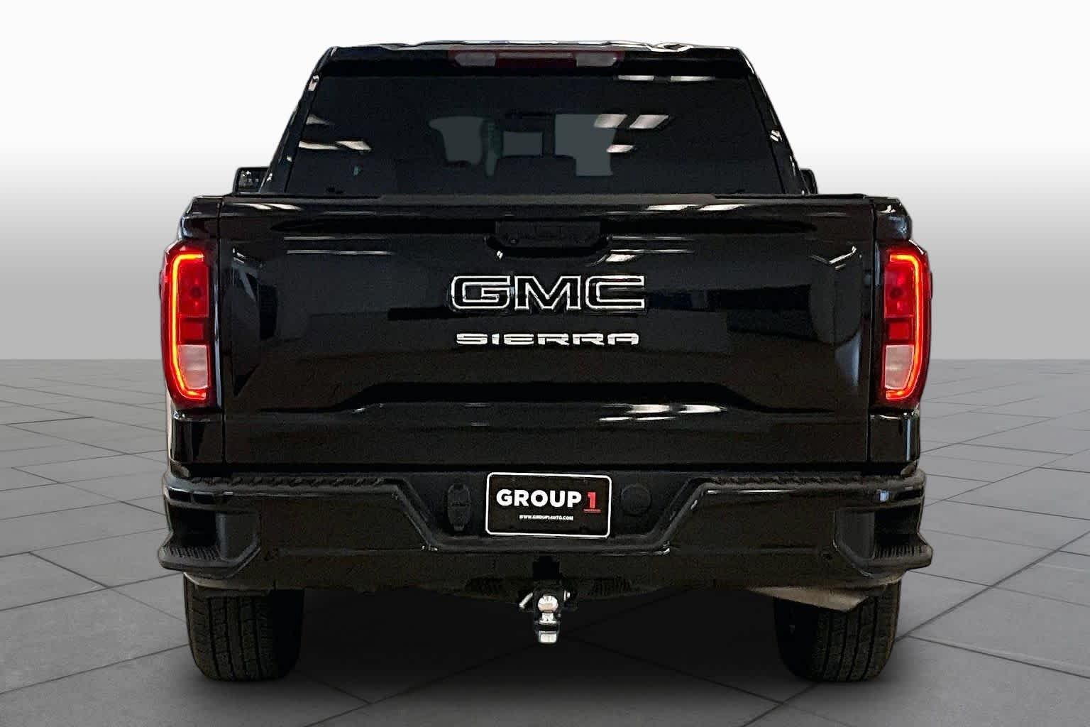 Used 2024 Onyx Black GMC Elevation image 4