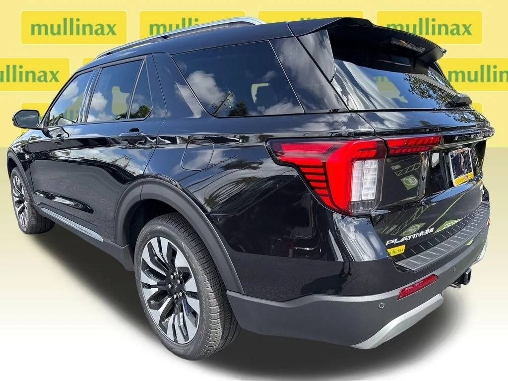 New 2026 Black Ford Platinum image 4