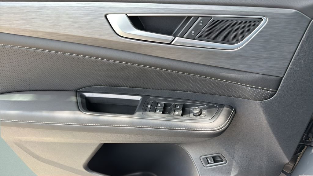 New 2026 Pure Gray Volkswagen 2.0T SE w/Technology image 19