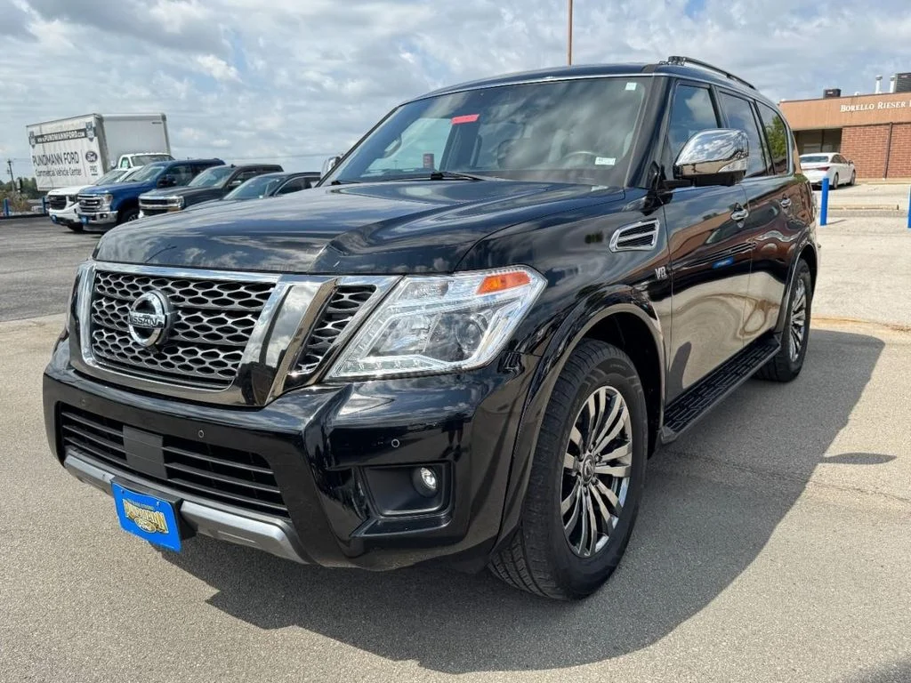 Used 2019 Black Nissan Platinum image 8