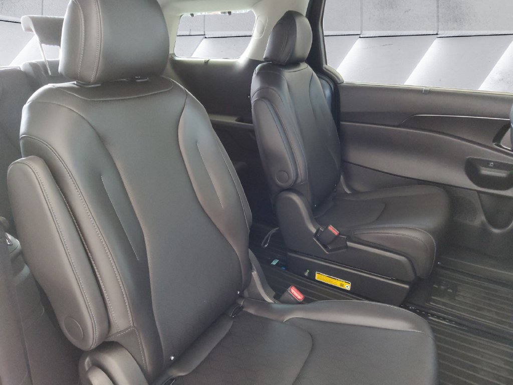 Used 2027 Blue Kia EX image 16