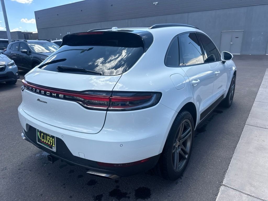 Used 2021  Porsche Base image 9
