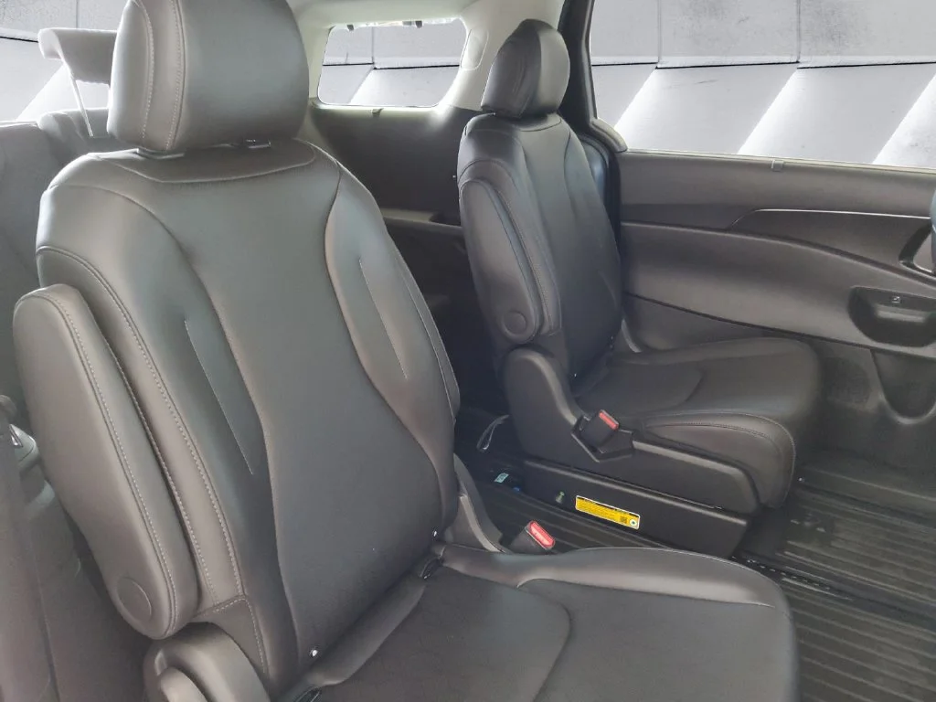 Used 2027 Blue Kia EX image 16