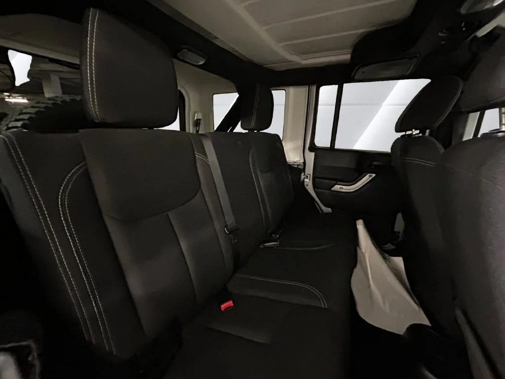 Used 2016 Silver Jeep Unlimited Sahara image 16