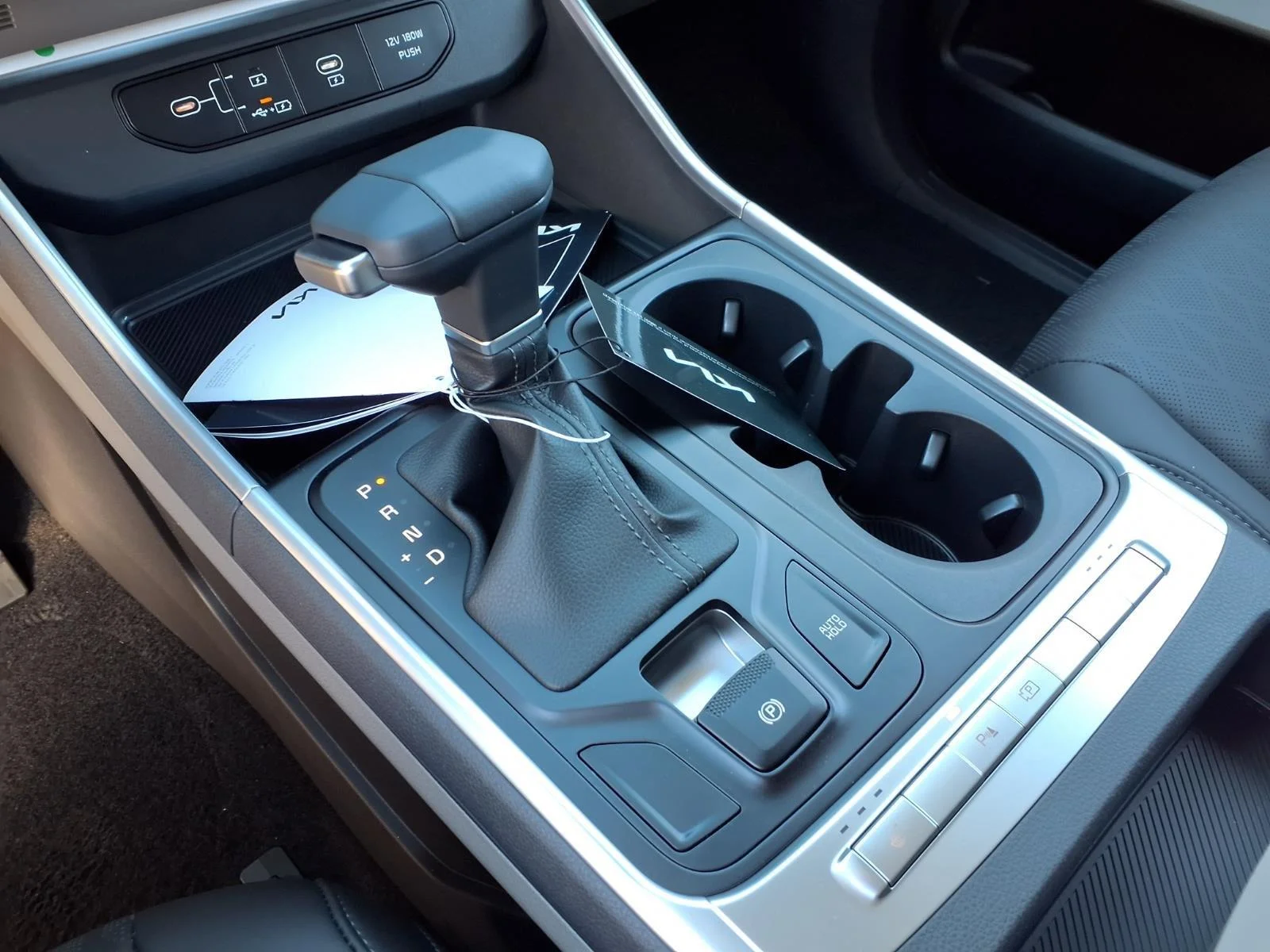 New 2027 Ceramic Silver Kia LXS image 5