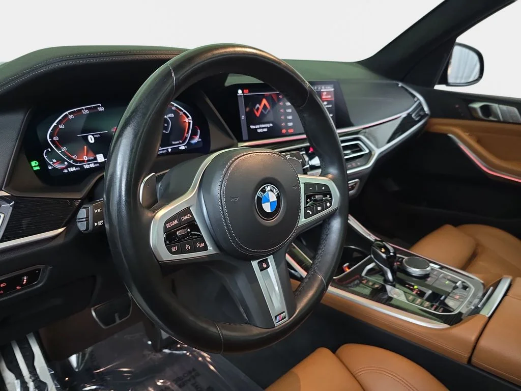 Used 2022 Black BMW xDrive40i image 19