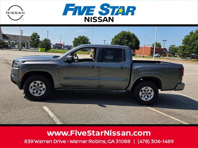 Used 2024 Gray Nissan SV image 4