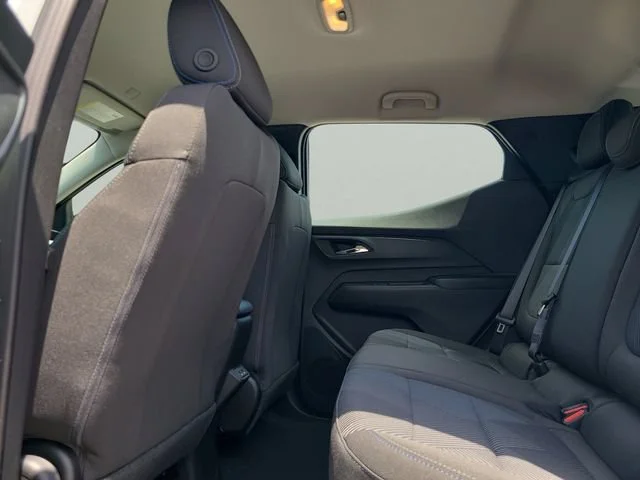 New 2027 Summit White Chevrolet LT image 11