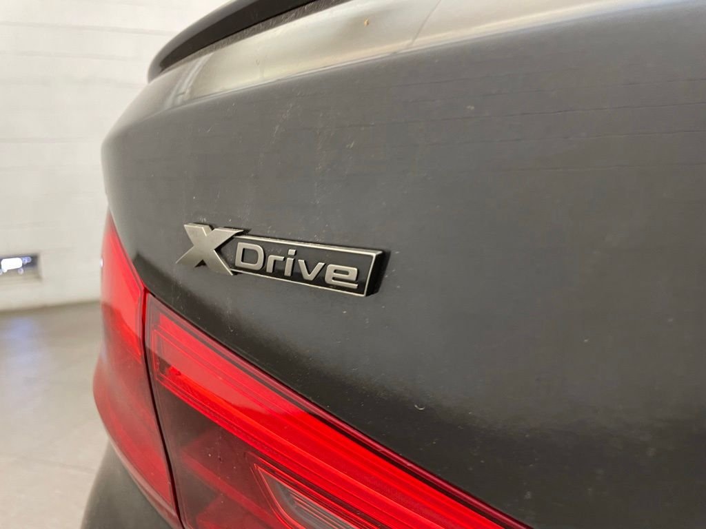 Used 2020 Gray BMW M550i xDrive image 10