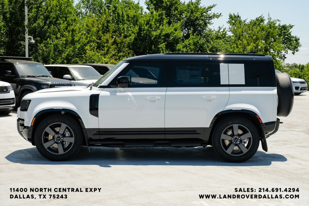 New 2026 Fuji White Land Rover X-Dynamic SE image 9