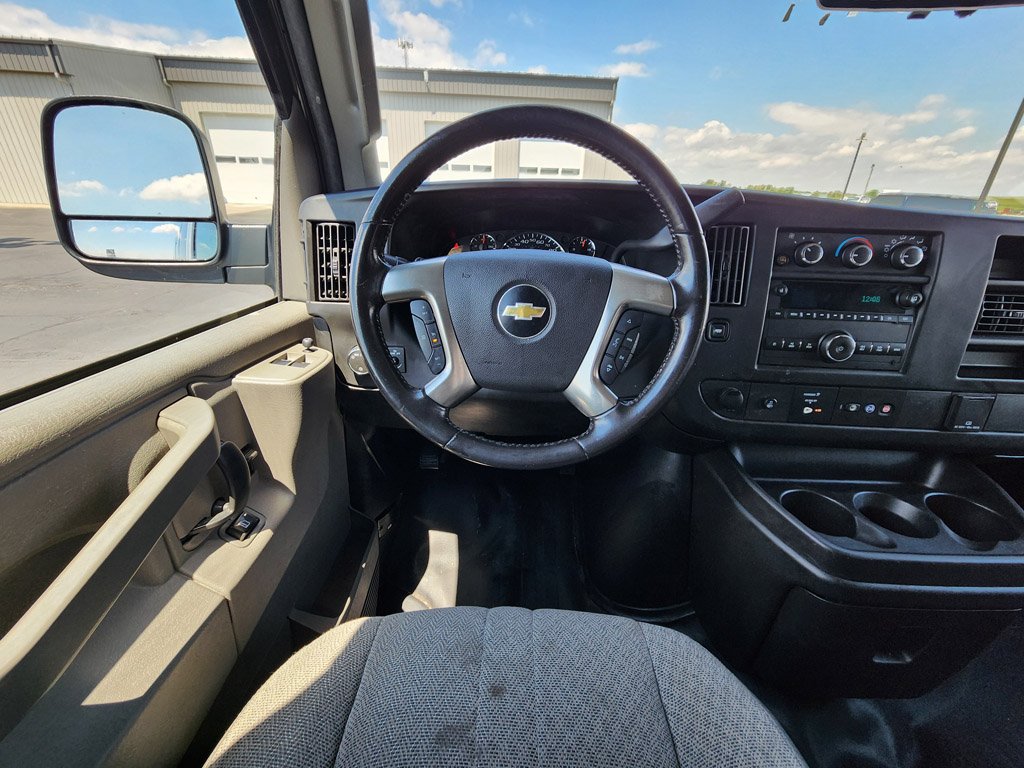 Used 2017 Summit White Chevrolet LS image 23