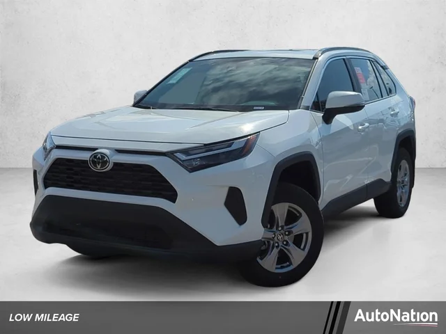2025 Toyota RAV4 XLE