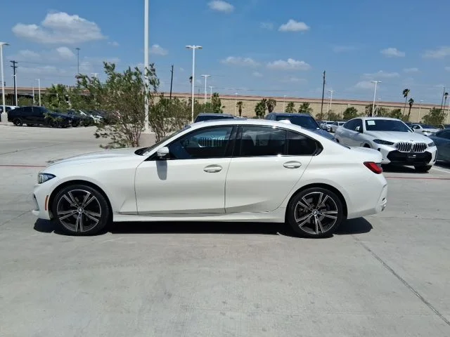Used 2023 White BMW 330i image 3