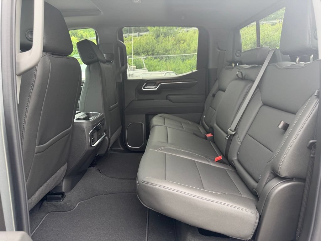 2026 GMC Sierra 1500 SLT - Photo 7