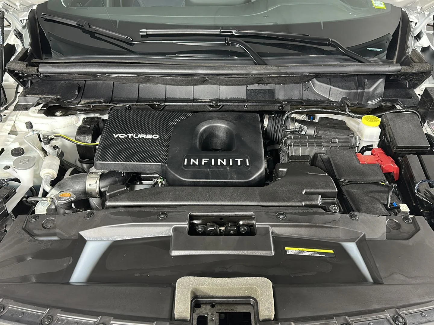 Used 2026 Radiant White INFINITI SPORT image 4