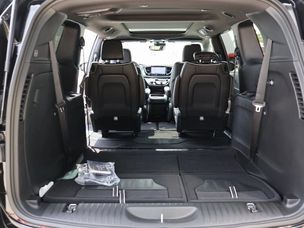 2026 Chrysler Pacifica Limited - Photo 14