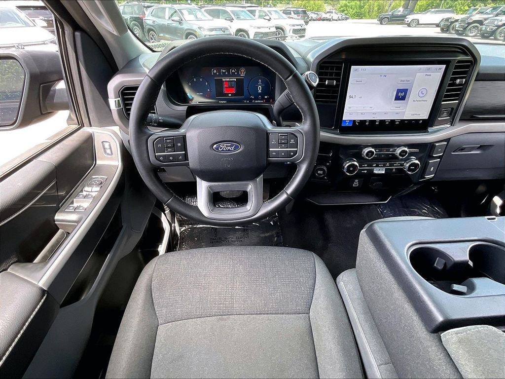 Used 2025 Agate Black Metallic Ford XLT image 16