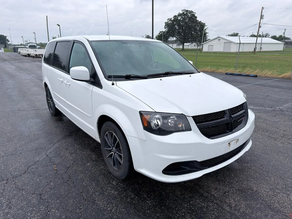 Used 2017 White Dodge SE Plus image 7