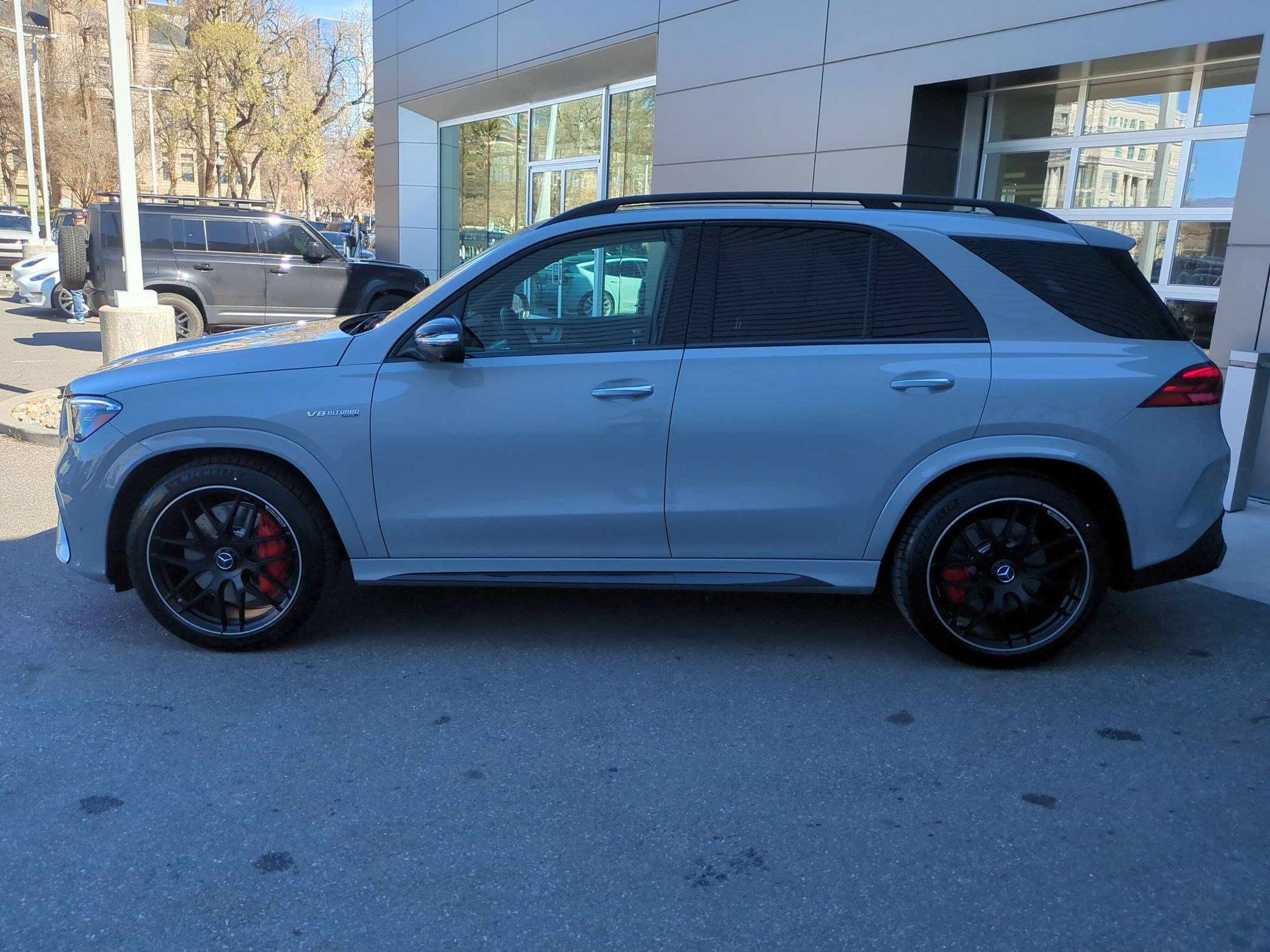 New 2026 MANUFAKTUR Alpine Grey Mercedes-Benz AMG® GLE 63 S image 7