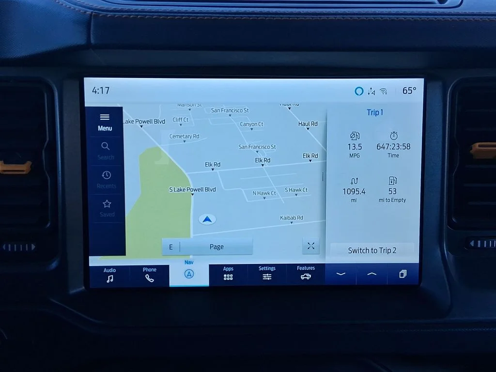 Used 2024 Oxford White Ford Badlands image 19