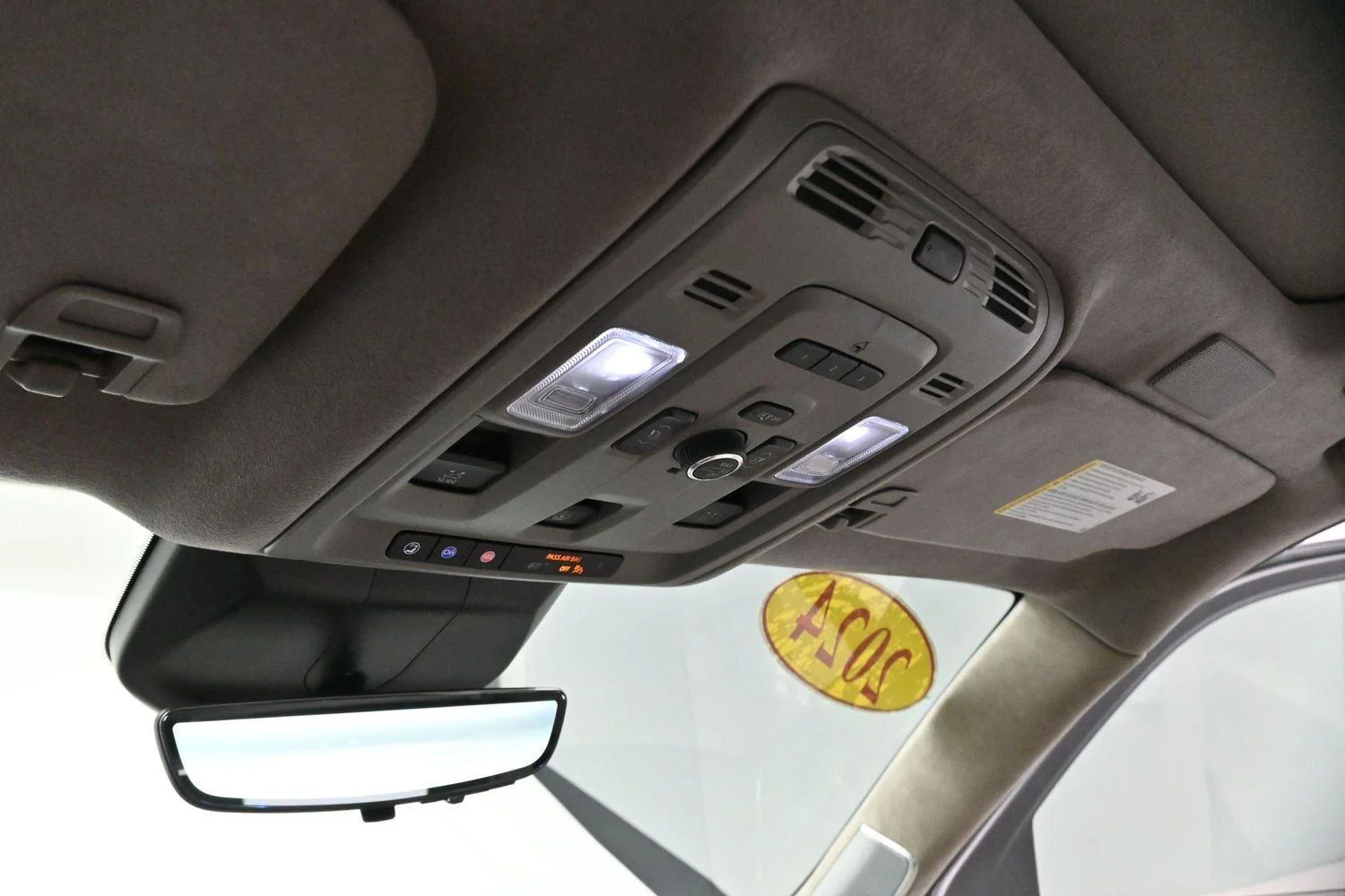 Used 2024 Crystal White Tricoat Cadillac Sport Platinum image 30