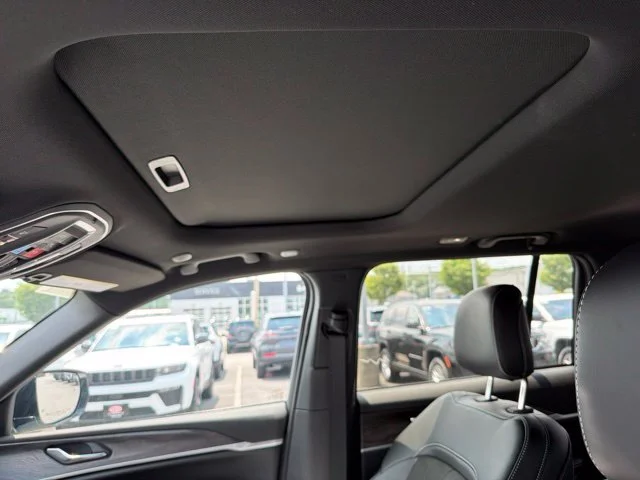 New 2026 White Jeep Altitude image 14