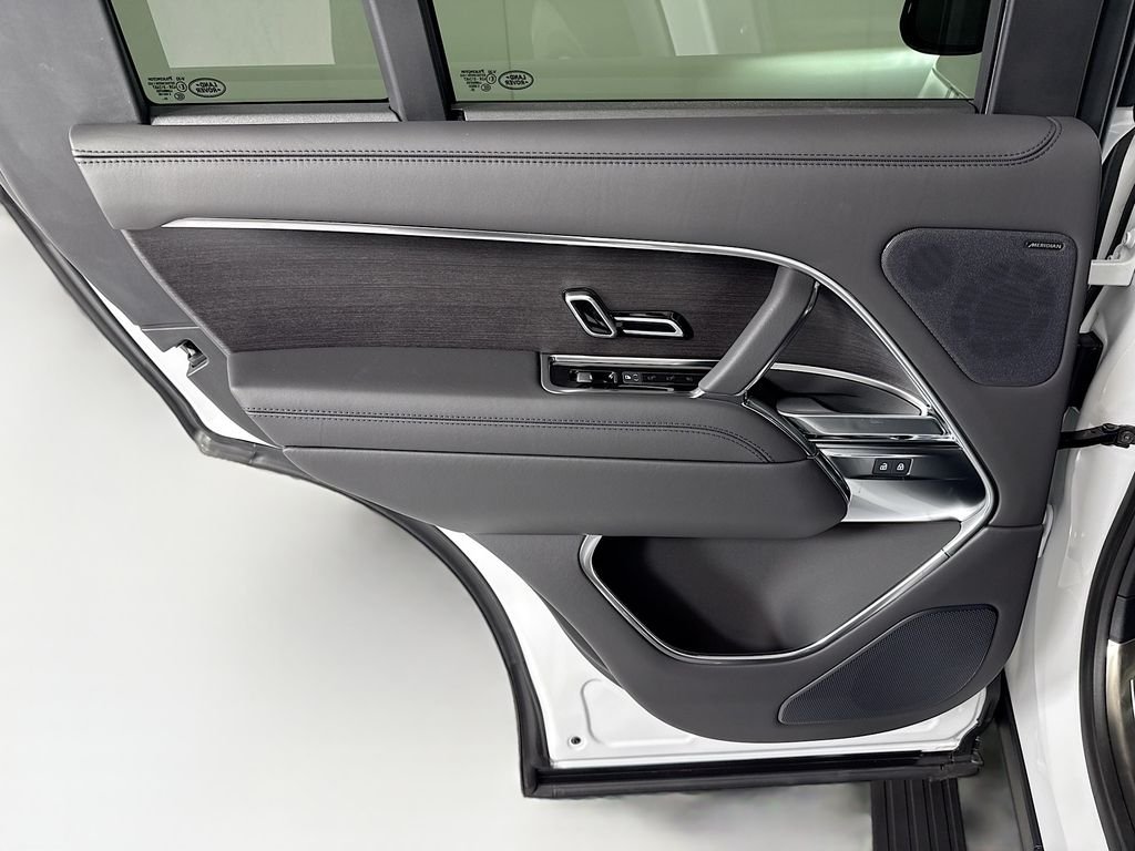 New 2026 Fuji White Land Rover SE image 26