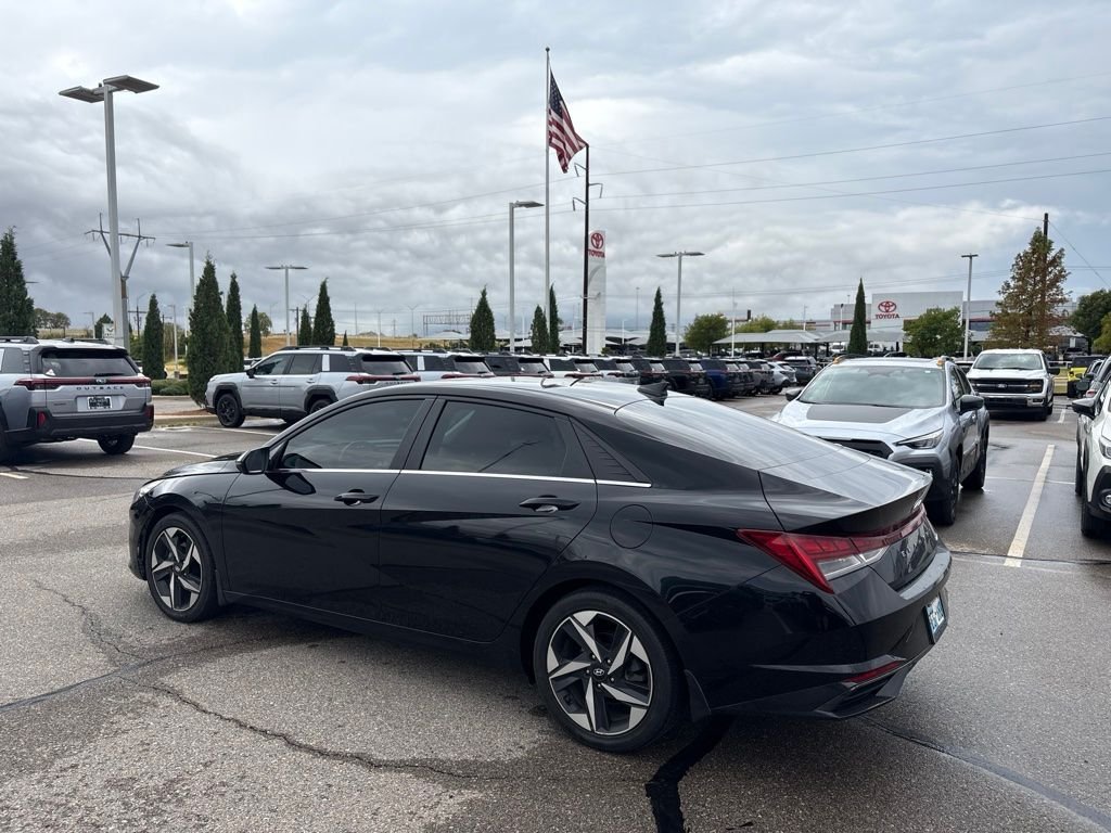 Used 2023 Black Hyundai Limited image 4