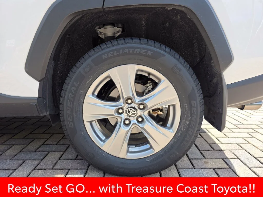 Used 2025 White Toyota XLE image 21