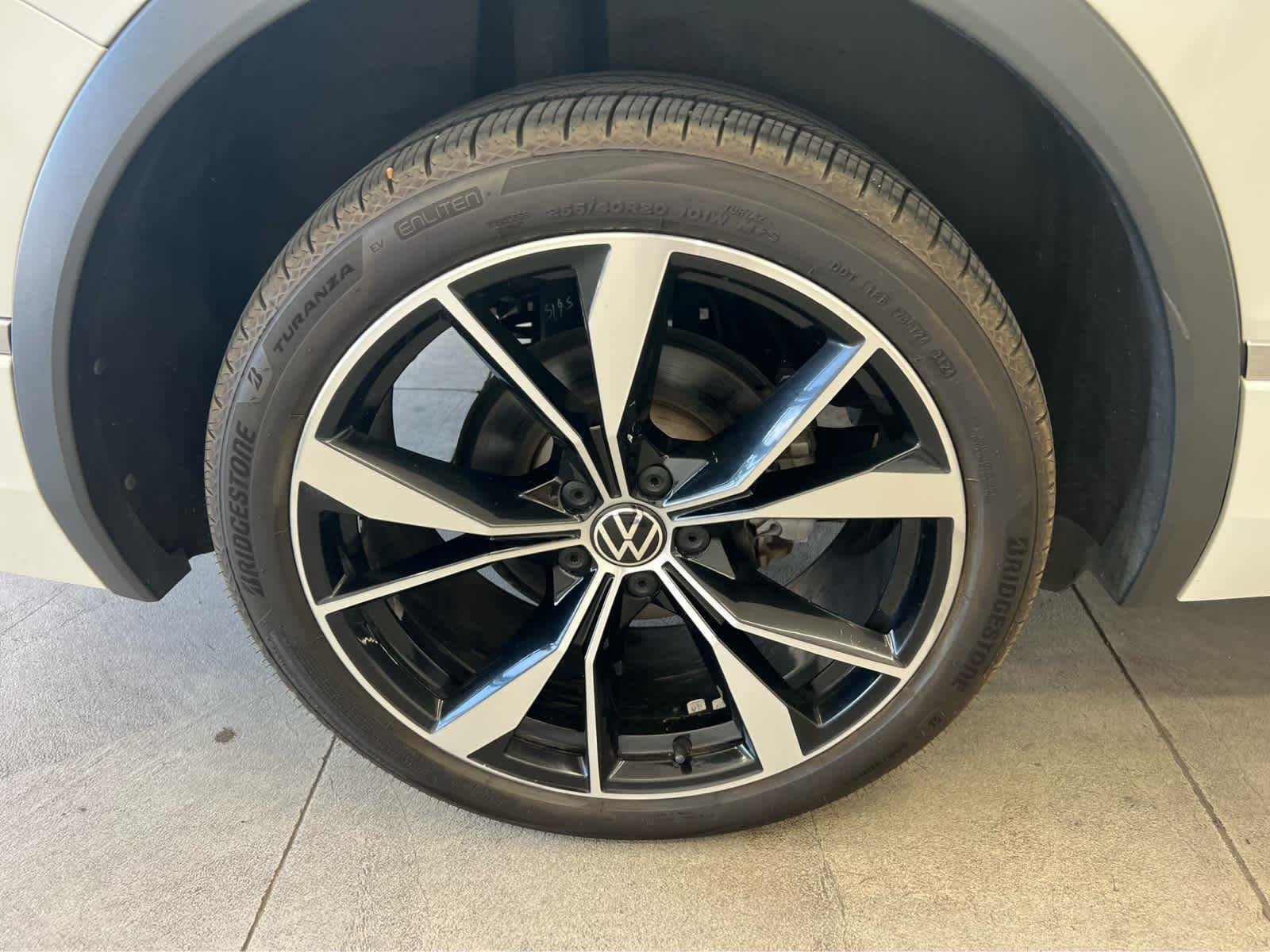 2022 Volkswagen Tiguan SEL R-LINE - Photo 9