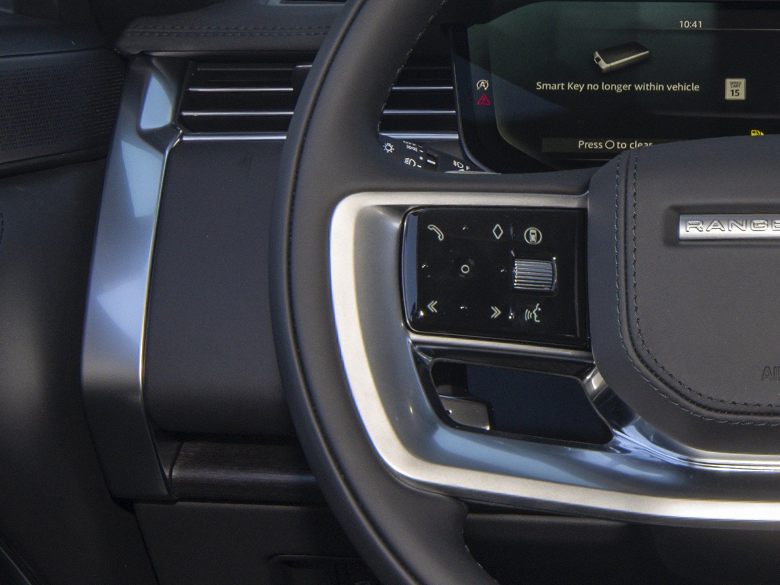New 2026 Carpathian Grey Land Rover SE image 15