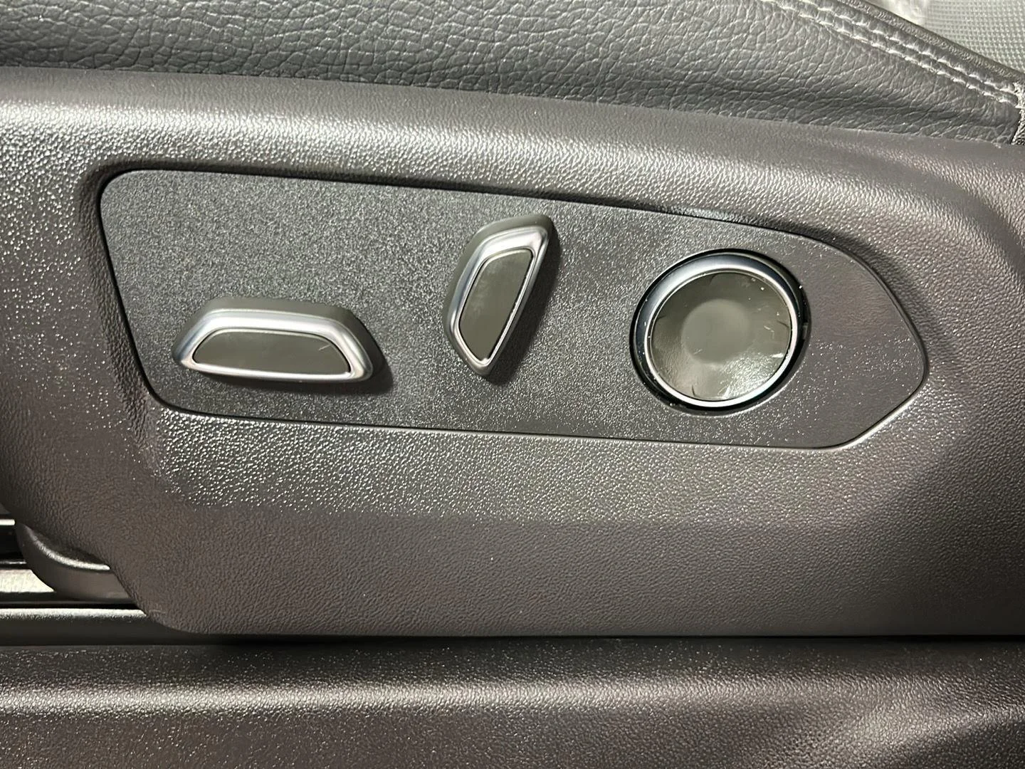 Used 2024 Downpour Metallic GMC Denali image 15