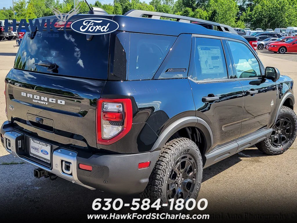 New 2025 Shadow Black Ford Outer Banks® image 6