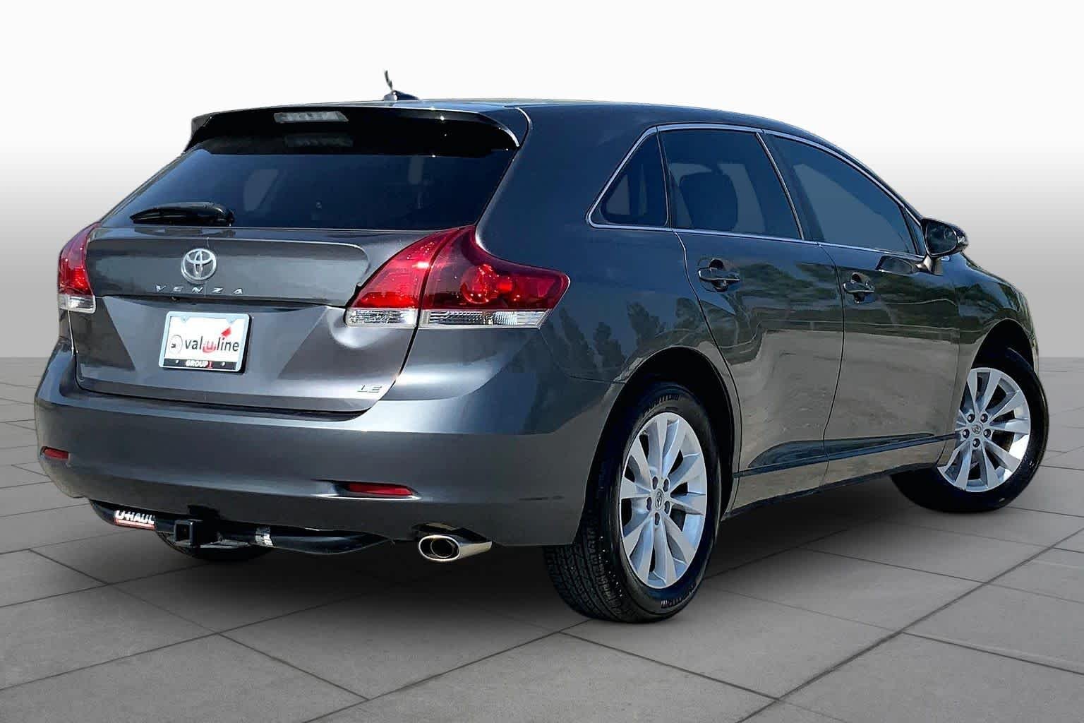 Used 2013 Magnetic Gray Metallic Toyota LE image 13