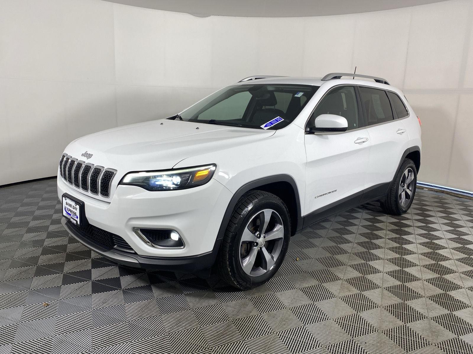 Used 2020 Bright White Clearcoat Jeep Limited image 3
