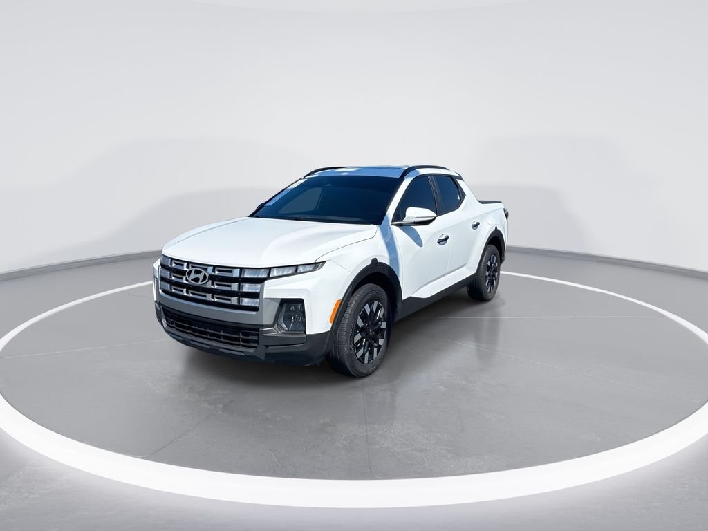 Used 2025 White Hyundai SEL image 4