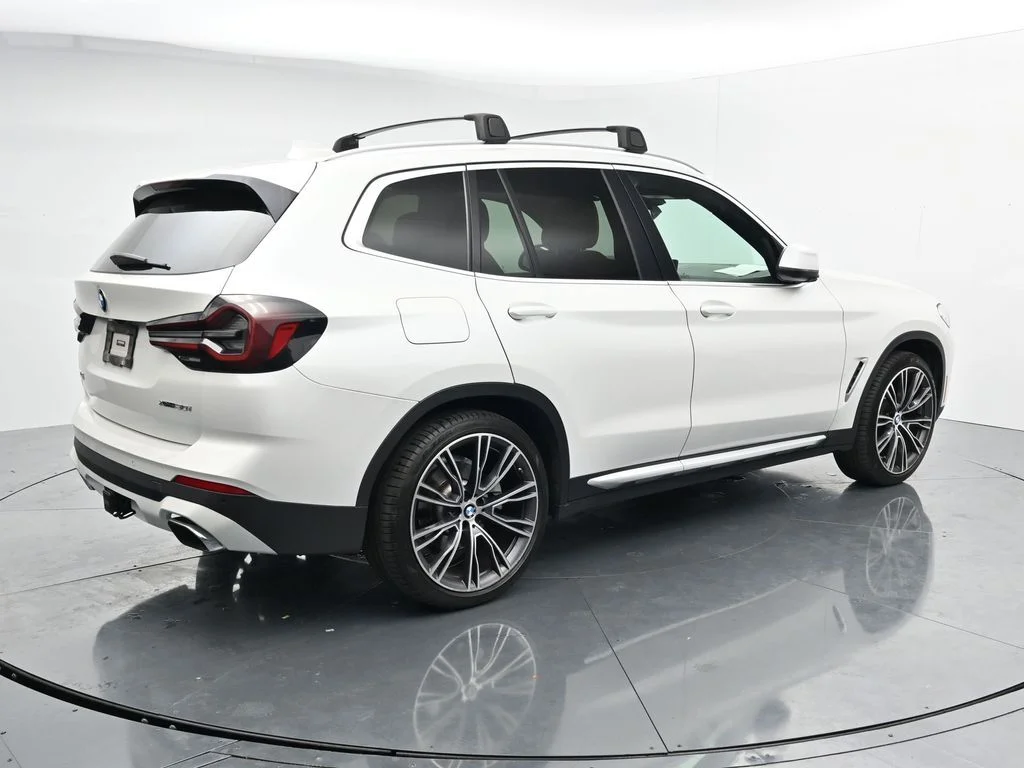 Used 2022 White BMW xDrive30i image 8