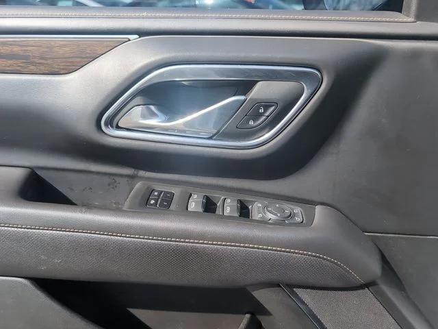 Used 2023 White Chevrolet Premier image 27