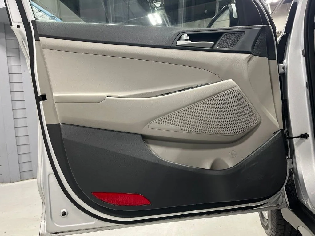 Used 2018 Molten Silver Hyundai SEL image 10