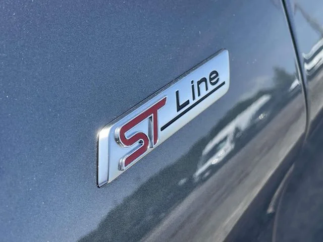 New 2026 Carbonized Gray Metallic Ford ST-Line image 7