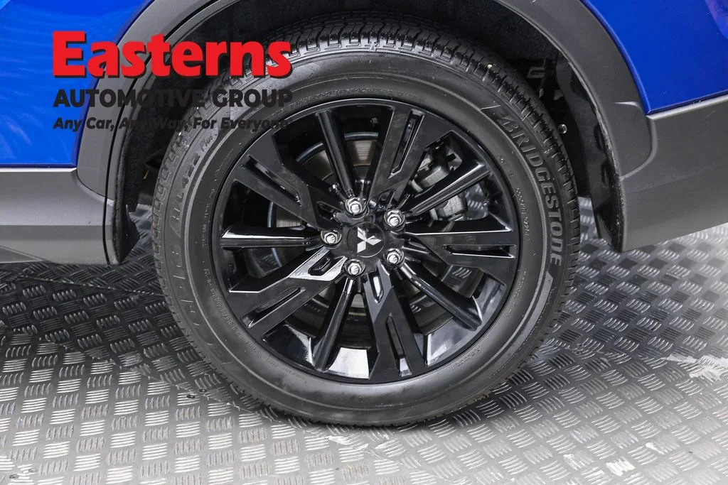 Used 2026 Blue Mitsubishi LE image 8