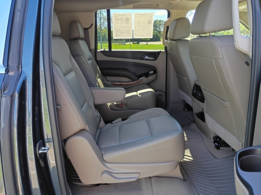 Used 2019 Shadow Gray Metallic Chevrolet Premier image 16