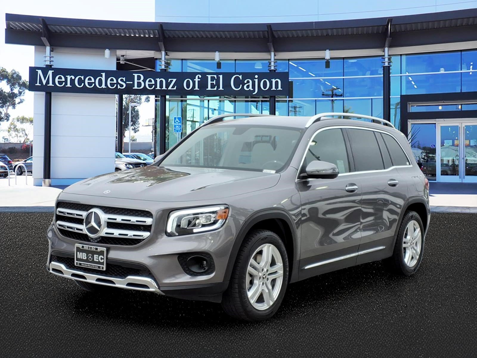 Used 2020 Mountain Gray Metallic Mercedes-Benz GLB250W image 1